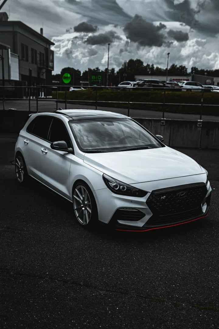 Hyundai i30N mit JR Wheels JR21 Silber