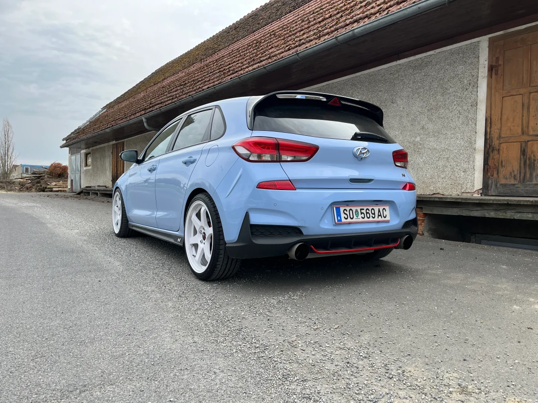 Hyundai i30N mit JR Wheels JR3 